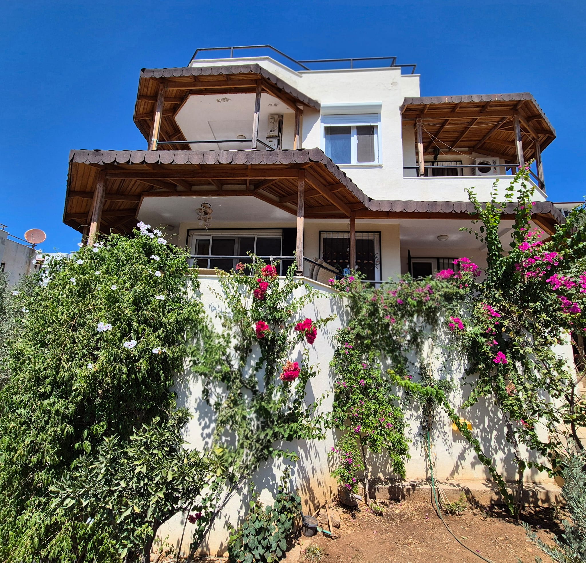 DİDİM AKBÜK'TE TAM MÜSTAKİL DENİZ MANZARALI SATILIK VİL