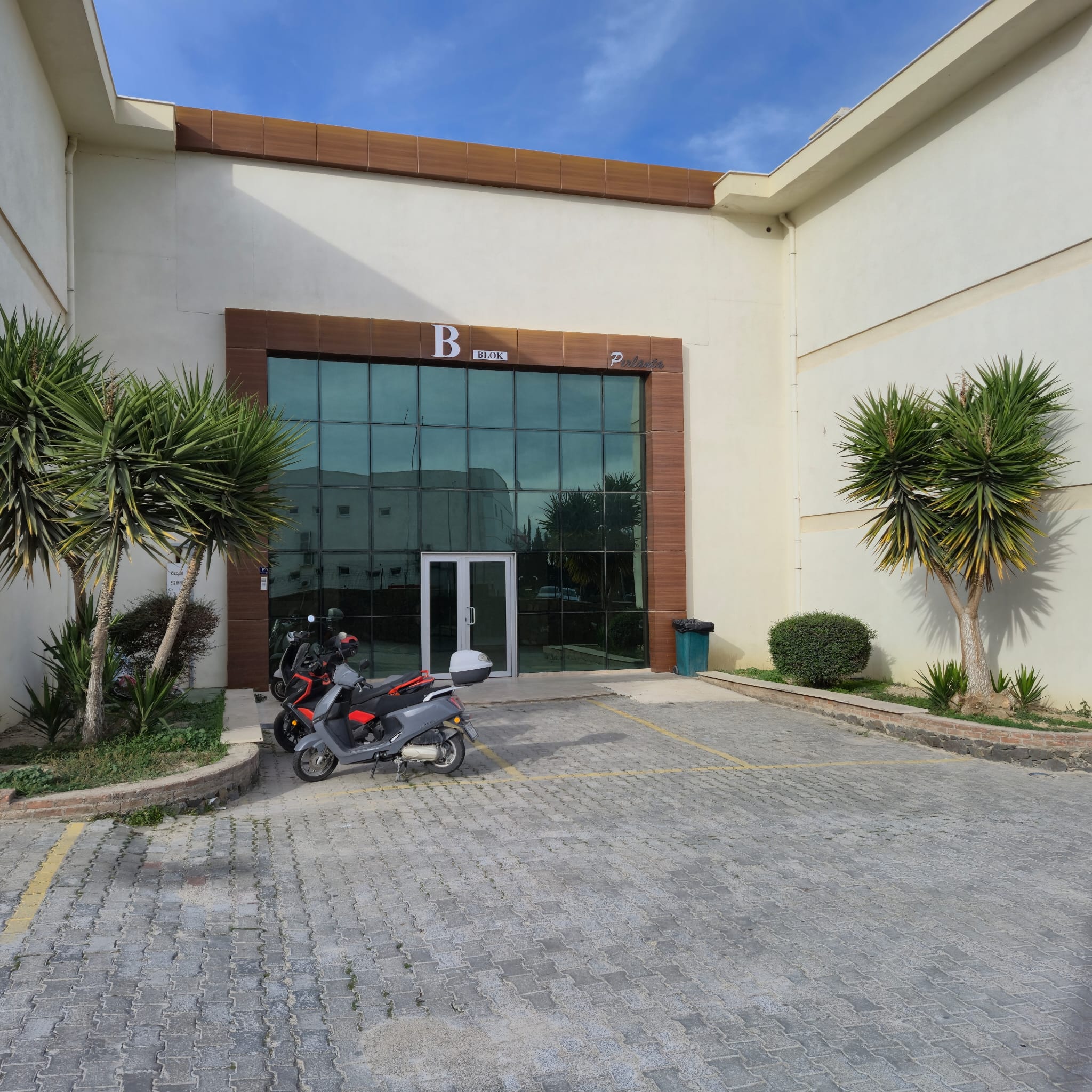 SÖKE VERTE VADİ EVLERİNDE SATILIK BAHÇE KATI 3+1 DAİRE